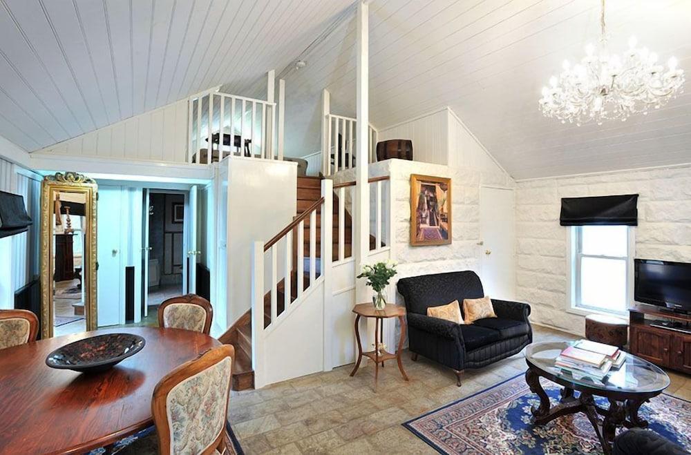 A Loft In The Mill Boutique Accommodation Olinda Exteriör bild